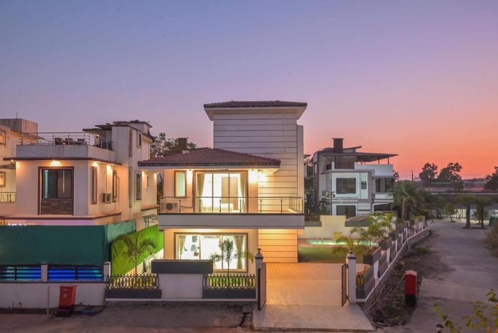 Royal Paradise Villa Lonavala Exterior photo